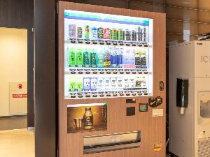 ◆自動販売機｜館内にソフトドリンクの自動販売機をご用意しております。