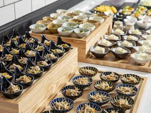 ◆朝食ビュッフェ｜釜炊きご飯や和食メニューもご用意しております（一例）