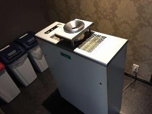 1階ロビー喫煙所内