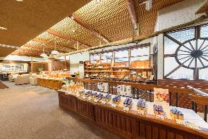 フロント前売店