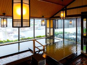 【内湯】温泉大浴場にゆっくり浸かって日頃の疲れを癒すお時間を・・・