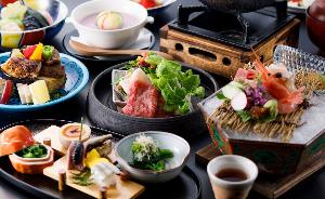季節の会席料理 一例（季節ごとに内容が変わります）