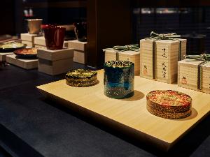 26～34階の回廊にアート作品を展示し、美術館のように観覧していただけます