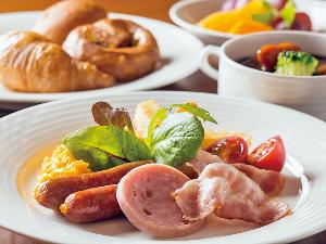 朝食バイキング　OPEN6：00〜10：00（ラストオーダー9：30）