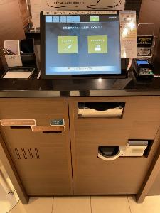自動チェックイン機