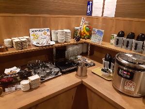 【バイキング朝食】和洋食のバイキング朝食は無料にてお召し上がりいただけます。