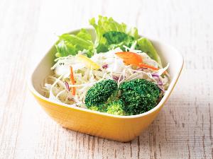彩りのよいカット野菜は、新鮮でしゃっきりした食感です。