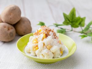 北海道士幌周辺のホクホクとしたじゃがいもと、北海道十勝産のコーン使用。じゃがいも本来の風味が一層引き立つ味に仕上げました。