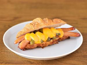 朝食(宿泊者限定) / 「クロワッサンサンド」　お店で焼き上げるクロワッサンを使用　※イメージ