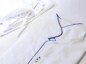 ホテルのナイトウエアは上下別です