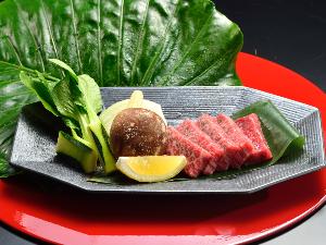 かごしま黒毛和牛ステーキ一例：和牛日本一に輝いたＡ5ランクの鹿児島黒牛をじゅうじゅうと焼いてお召し上がりください。