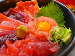 変なホテルオリジナル海鮮丼をご提供！まぐろ専門店ならではの希少部位もご堪能！