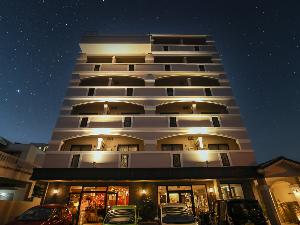 ◆HOTEL385 - 外観（夜）