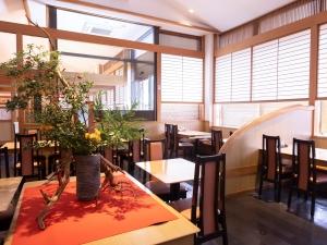 併設レストラン【花ごころ】　内観