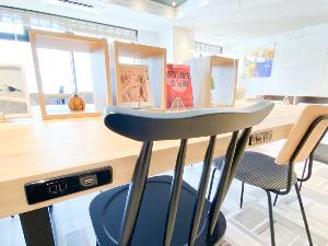 【ライブラリーカフェ】Wi-Fi接続無料◆カフェ内にはコンセントも充実