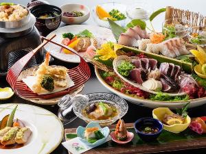 【【旬彩物語／船遊びコース】四万十鶏のローストに美鮮豚のペルシャード、鰹と土佐梅の釜飯、鰹のタタキ付付