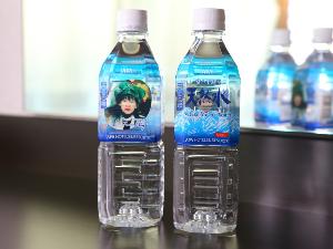 アパホテル公式ミネラルウォーター「富士川源流天然水」は、フロントにて購入も可能。