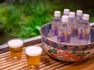 談話室では、ビール、コーヒー、ミネラルウォーターをご自由にお飲みいただけます。