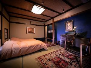 【アンティークルーム“藍“】-ベッド＋ソファータイプ客室-