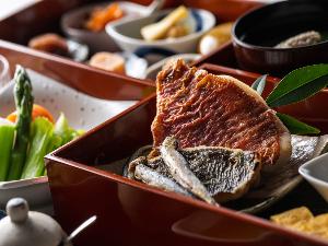 おもてなし重箱膳（お重盛り二段）