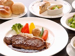 料理「サフラン」／牛ステーキコース