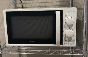 2階 共用部に電子レンジがございます。