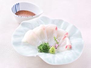 おもてなし重箱膳（県産地魚の漬け丼又は茶漬け）