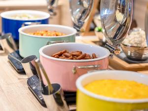 【無料朝食サービス】ビュッフェ提供イメージ