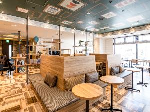 【ライブラリーカフェ】お仕事や商談、旅の合間にくつろぐスペースとしてもご利用いただけます