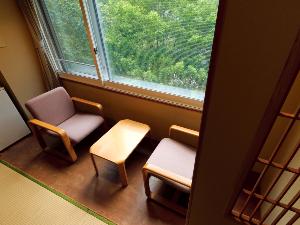 【和室】自然豊かな景色を眺めながらゆったりお過ごしください