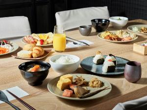 数十種類のメニューからお好きな料理をお選びください