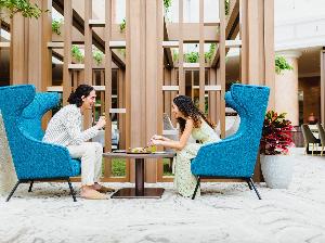 【クラブラウンジ】寛ぎの空間で優雅なひとときをお過ごしいただけます。