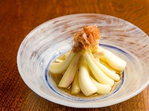 【琉球居酒屋Campur】料理一例　「島らっきょ」