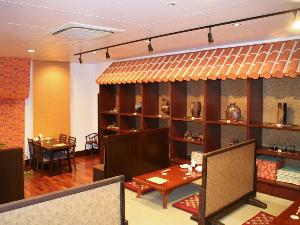  【琉球居酒屋Campur】琉球瓦や琉球畳など沖縄文化漂う　琉球メニュー盛り沢山の居酒屋です