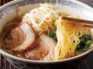 写真提供：広島県　尾道ラーメン：醤油ベースの透き通ったスープが美味！