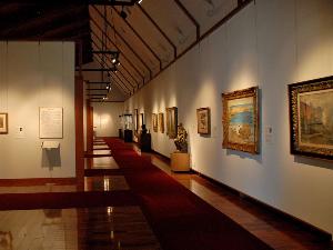 写真提供：広島県　ウッドワン美術館：常設展だけでなく、展覧会も定期的に行っています