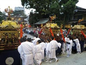写真提供：熊本県観光連盟　伝統を誇る藤崎八旛宮例大祭