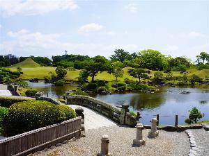 写真提供：熊本県観光連盟　水前寺成趣園