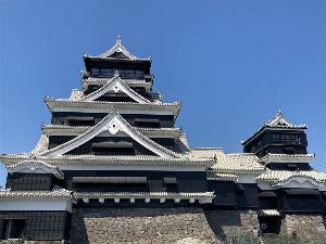 写真提供：熊本県観光連盟　日本三名城の一つに数えられる熊本城♪
