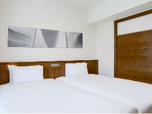 【ハリウッドツイン】ベッド同士がくっついたお部屋。カップル利用はもちろん、お子様の添い寝も安全に♪