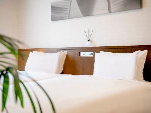 【ハリウッドツイン】ベッド同士がくっついたお部屋。カップル利用はもちろん、お子様の添い寝も安全に♪