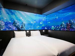 【美ら海ルーム】家族旅行にもぴったり！カラフルな魚たちが、すぐそばまで遊びに来てくれます♪