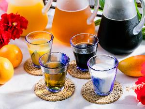 【朝食ビュッフェ（一例）】ドリンク類も豊富に。さっぱりどんな食事にもあう「さんぴん茶」も！