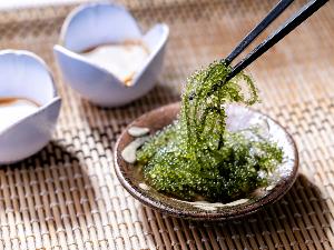 【朝食ビュッフェ（一例）】プチプチ食感にハマる人多数！「海ぶどう」