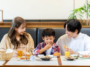 沖縄料理、あれもこれも食べたい！ビュッフェなら、量もお好みに「好きなだけ」が実現できちゃいます♪