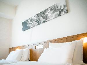 枕元に電源がございますので、充電にも便利♪