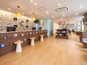 【ライブラリーカフェ】営業時間：10時〜24時◆無料でご利用いただけます
