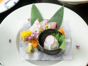 【お造り】鯛の薄造り 水烏賊　※イメージです
