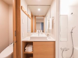 スーペリアツイン  18.7平米　110cm幅ベッド　50型インターネットテレビ　全館浄水システム採用　Wi-Fi＆有線LAN接続無料　加湿機能付空気清浄機