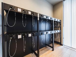 1階 セルフクローク  お客様ご自身でお荷物を保管できるため、チェックイン前・チェックアウト後・滞在中の荷物の出し入れもストレスフリーです。